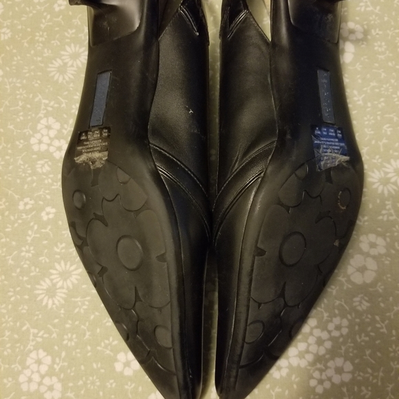 Shoes - Picture 1 of 4